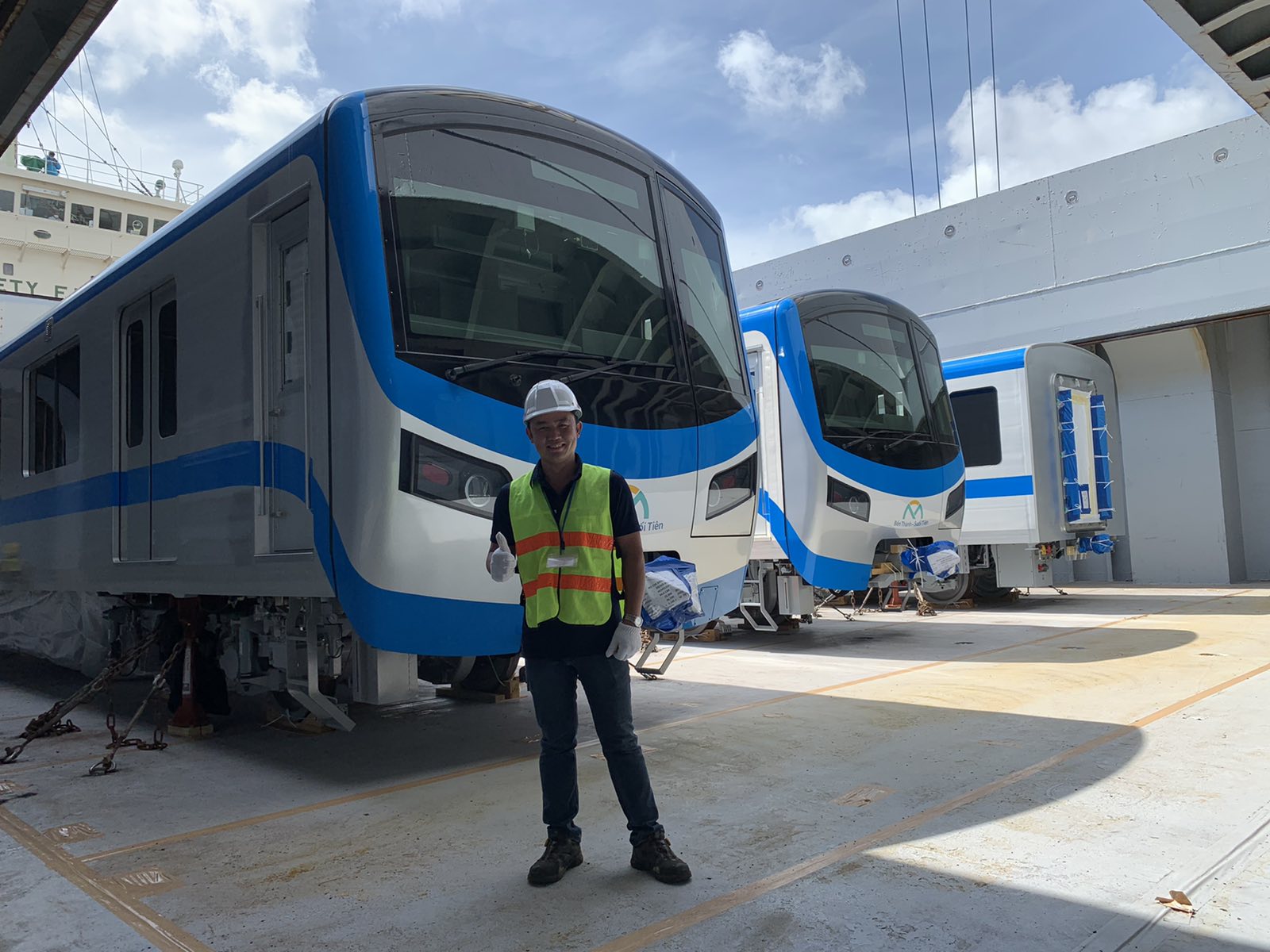 Bayani Khanh Hoi Train